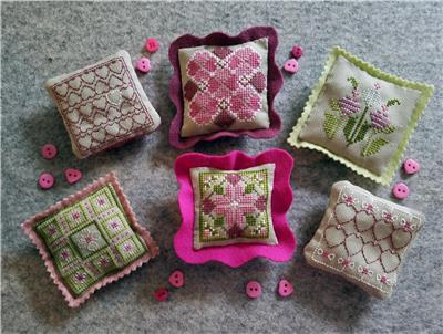 Valentine Stitchery mini pillows pattern